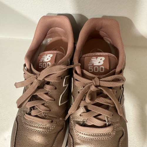 New Balance women's sneaker used, pink metallic, size 37