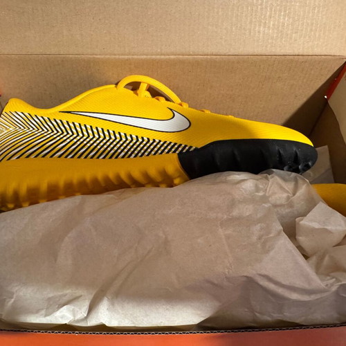 Nike kids football shoes new, size 38.5, yellow and black