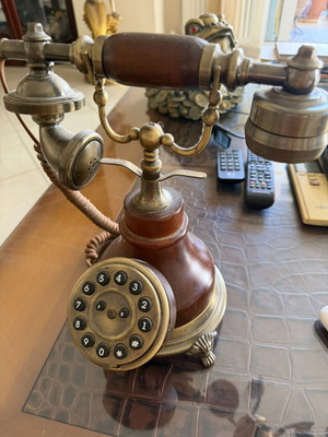 Vintage telephone like new, brown, wired