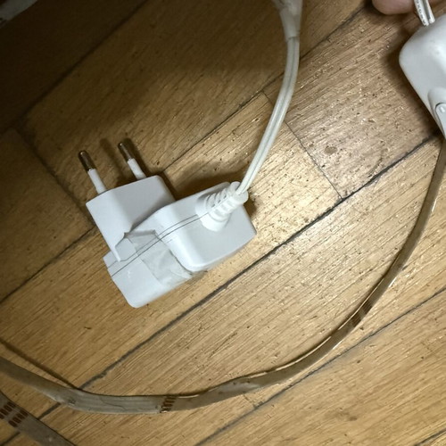 Led ταινία 12v πολύχρωμο, σαν καινούργιο, μήκος 1.50μ συν καλώδιο με διακόπτη