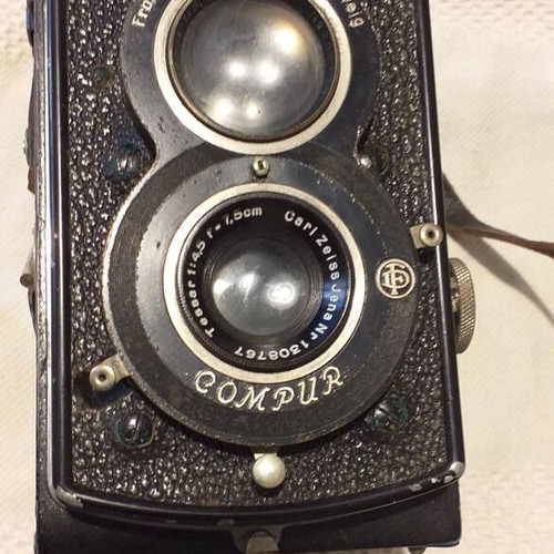 Rolleiflex Compur TLR vintage camera used with leather case