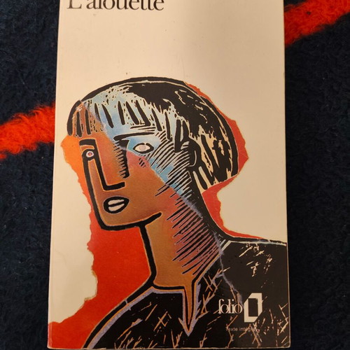 L' Alouette Jean Anouilh book used with underlines