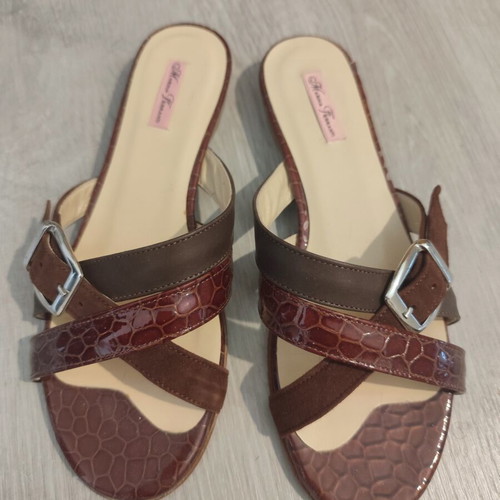 Marina Ferranti leather sandals size 37 like new, multicolor