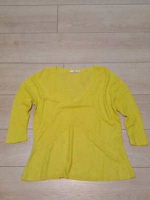 Mango women's yellow sweater like new, size S/M