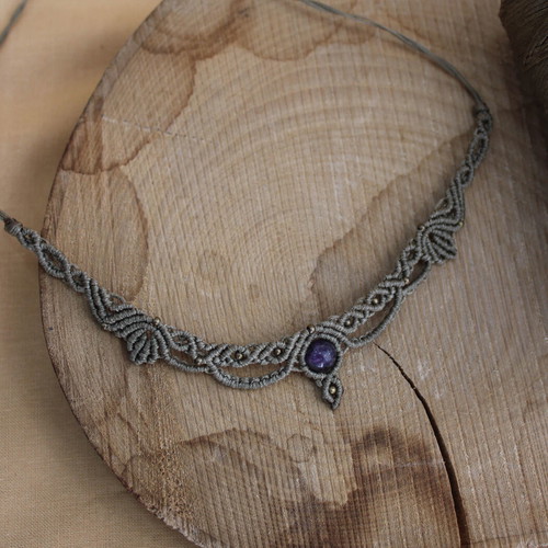 Macrame necklace with khaki leaf and amethyst new
