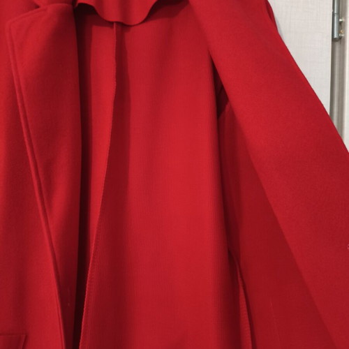 Women's red long coat with belt made in Italy new, one size