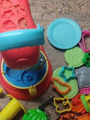 Playdough accessories used, 55 molds, 14 tools and machine