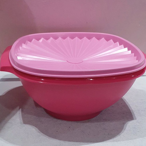 Vintage Servalier 1.9 l bowl Tupperware new