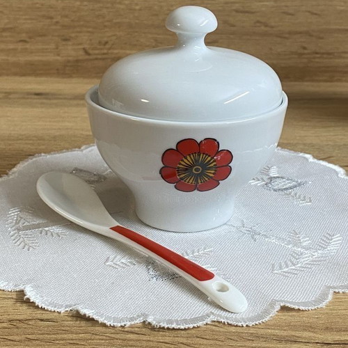 KAHLA GDR porcelain vintage set new, 6 cups, 6 saucers, 6 dessert plates