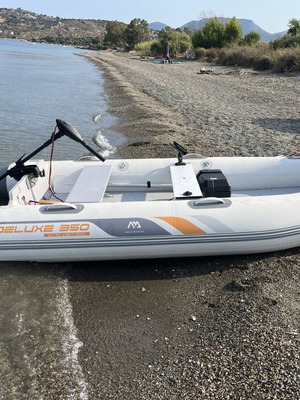 Aqua Marina U-DELUXE 350 inflatable boat set like new with Haswing 55lbs motor