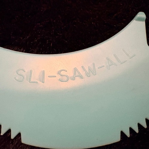 Vintage Tupperware Sli-Saw-All cutting multitool in mint color like new