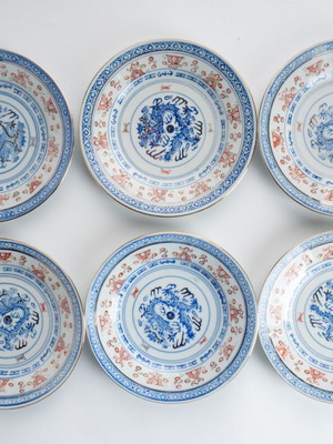 Set of 6 used Chinese porcelain dragon plates, 15 cm