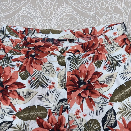 Esmara shorts with tropical print like new, size L-XL