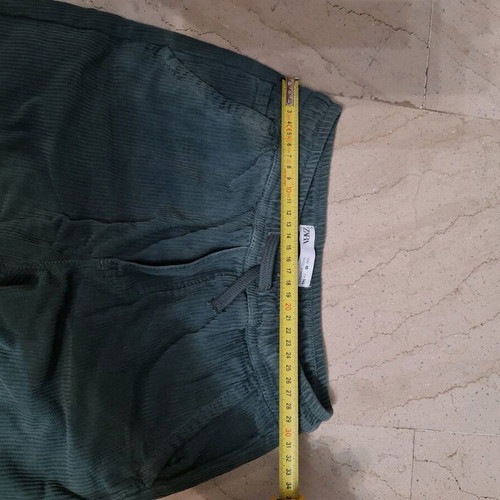 Zara corduroy kids pants used, size 10, olive color