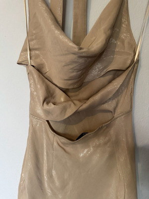 Zara dress beige-gold with open back new