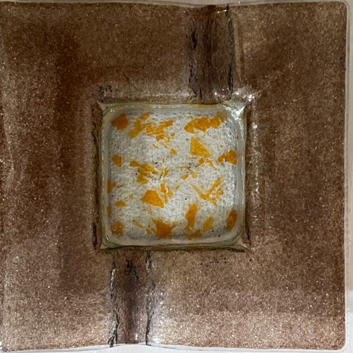 Decorative glass ashtray like new with modern design