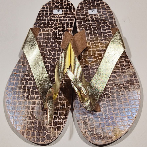 Leather sandals new, size 40, gold color