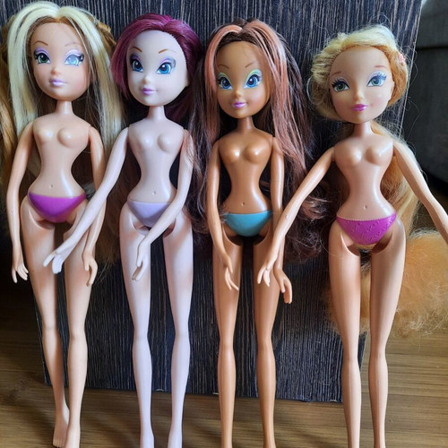 Winx Club dolls lot of 4, Witty Toys 2009 beach series