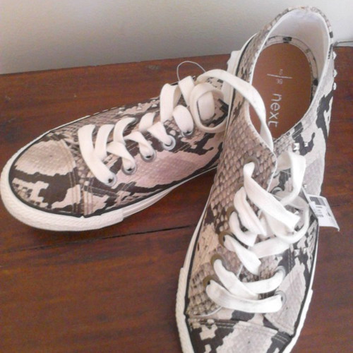 Next sneakers new with snake print, sizes 39-40, colorful sports shoes