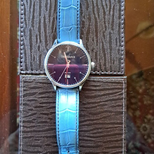 Trussardi wristwatch women's blue like new