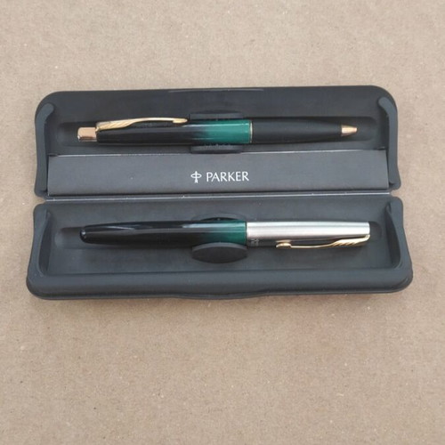 Parker writing set used, green marble color with gold details vintage model