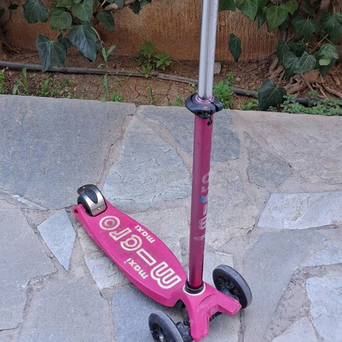 Micro Maxi Pink scooter used, with new foot brake and handles