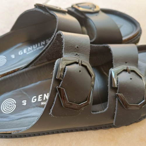 Genuins sandals black size 40 like new