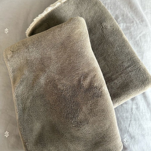 Plush pillowcases like new, gray brown with white fleece inside