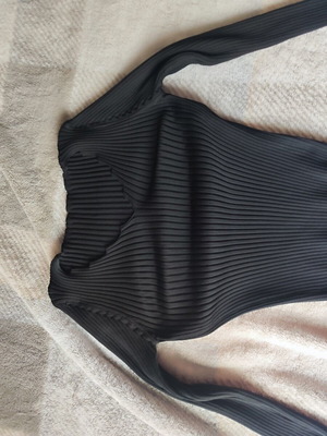 Long-sleeve black ribbed blouse like new, V-cut neckline, size XXXL