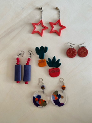 Set of 5 earrings like new, handmade and unused pairs