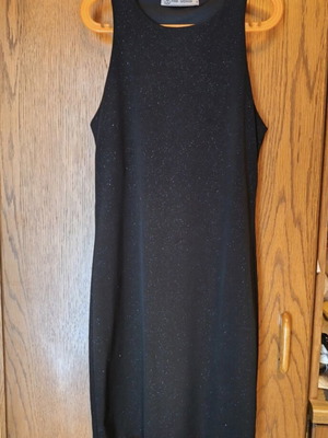 Black dress Pink Woman like new, elegant fit with subtle shine