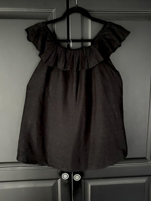 Celestino black top like new, medium-large, linen blend