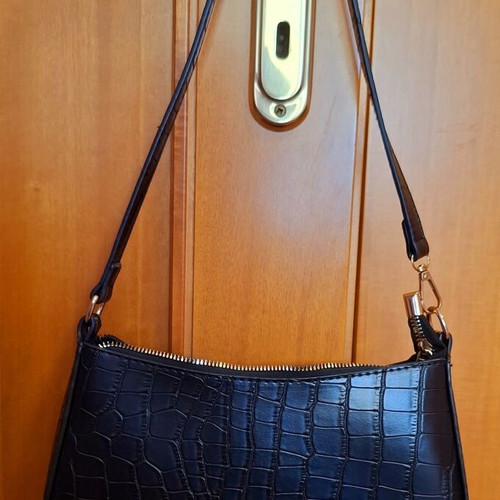 Black shoulder bag crocodile pattern like new
