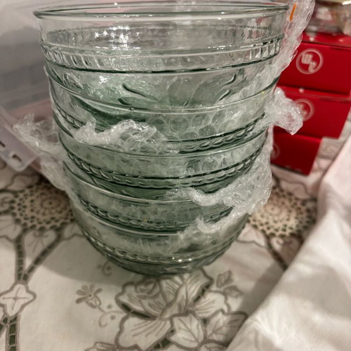 Glass bowls like new