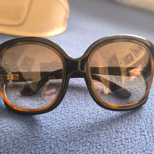 Tom Ford Jaquelin TF100 sunglasses like new, black frame, Havana lenses