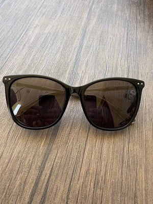 Bottega Veneta sunglasses like new, black, replaced lens