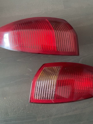 Alfa Romeo 147 оригинални задни външни светлини употребявани, ляво и дясно