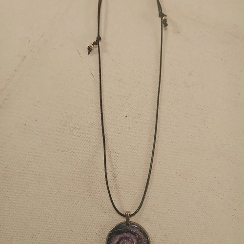 Pendant with handmade blue liquid glass like new, 2.8cm