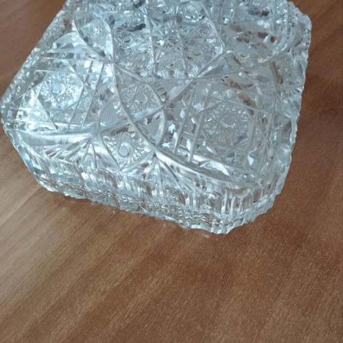 Carved crystal bonbonniere