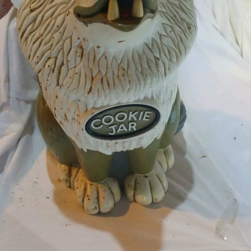 Cookie jar used, wolf with batteries that makes sound