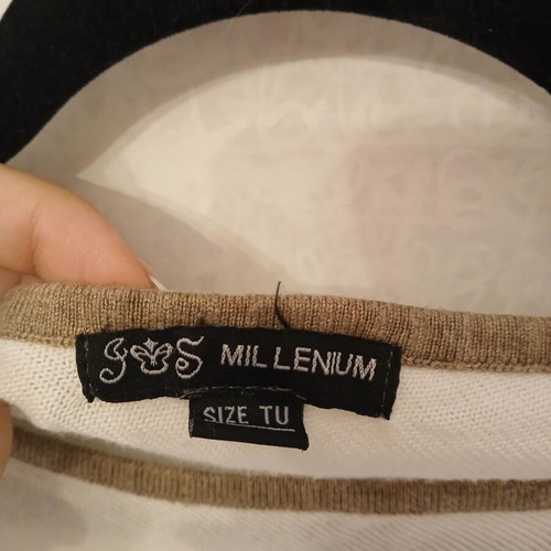 S&S Millenium Colorblock knit sweater with batwing sleeves, like new