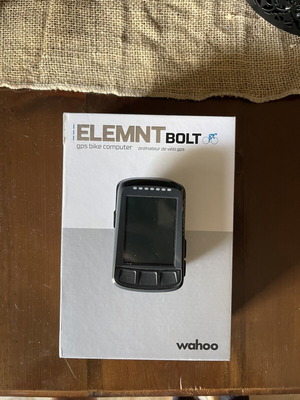 Wahoo Element Bolt used bike GPS with mount and charger
