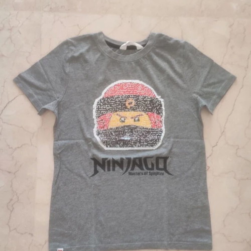 H&M Lego Ninjago T-shirt 134-140 cm, grey, reversible sequin print