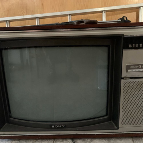 Vintage Sony TV KV2030MV used, working with sound