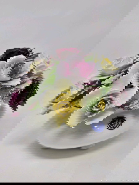 Royal Doulton – Ανθοσύνθεση πορσελάνης Bone China, χειροποίητη