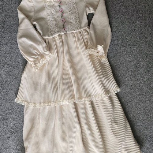 Edwardian Style Vintage Girls' Dress beige, like new