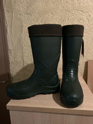 Khaki galotses with removable wool sock, waterproof, size 44 new