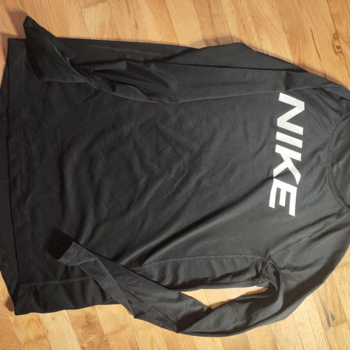 Nike dry fit long sleeve shirt like new, kids' 13 years, black