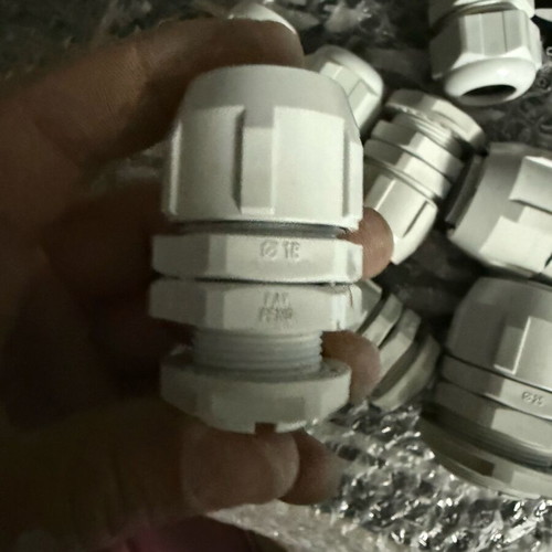 Cable gland nuts new, 11 pieces, 2 large for PG16+
