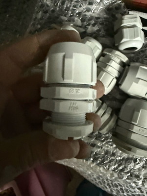 Cable gland nuts new, 11 pieces, 2 large for PG16+